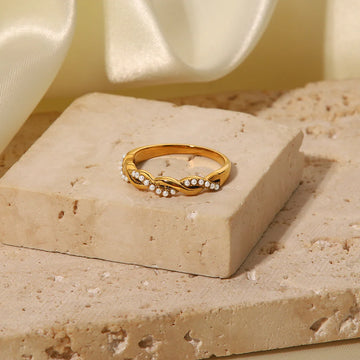 Arbor Twist Band Ring