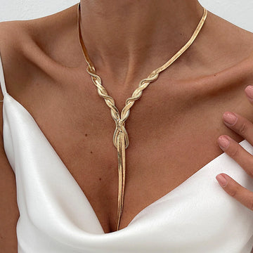 Luzmaria Herringbone Chain Necklace