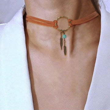 Magali Leaf Pendant Choker