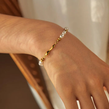 Mazikeen Organic Teardrop Pearl Bracelet