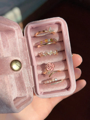 Nakiyah Vintage Embellished Rings
