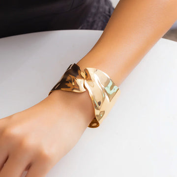 Saray Sculpted Cuff Bracelet