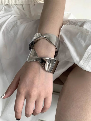 Skylyn Mobius Arm Cuff