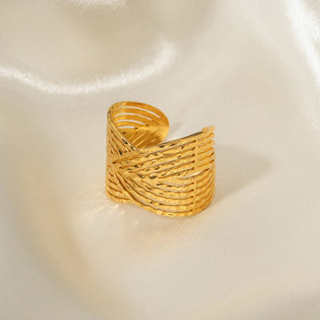 Solei Interlaced Gold Ring