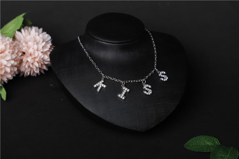 Britain Crystal Word Necklace - KISS [3HLXKPDN]