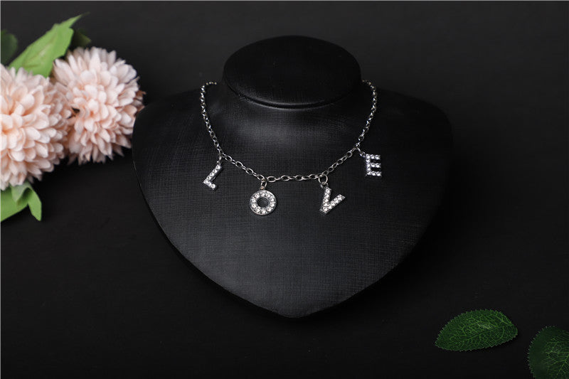 Britain Crystal Word Necklace - LOVE [7O30SBA7]