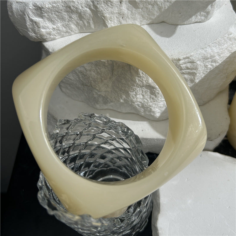 Mikayla Chunky Resin Bangles - Style A (Inner Diameter approx. 6.7cm) [NU9JSYBD]