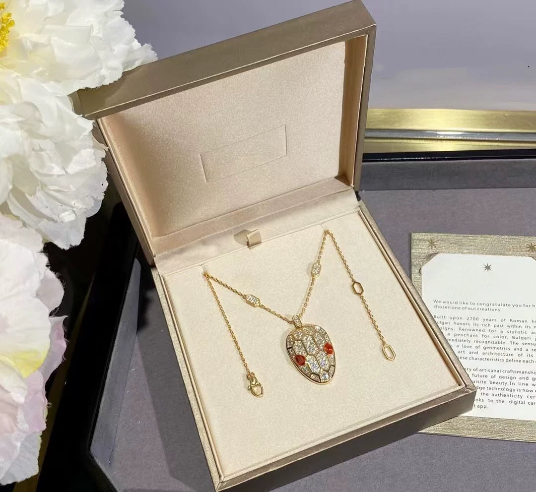 Juliett PavŽ Serpent Necklace - Rose Gold Carnelian