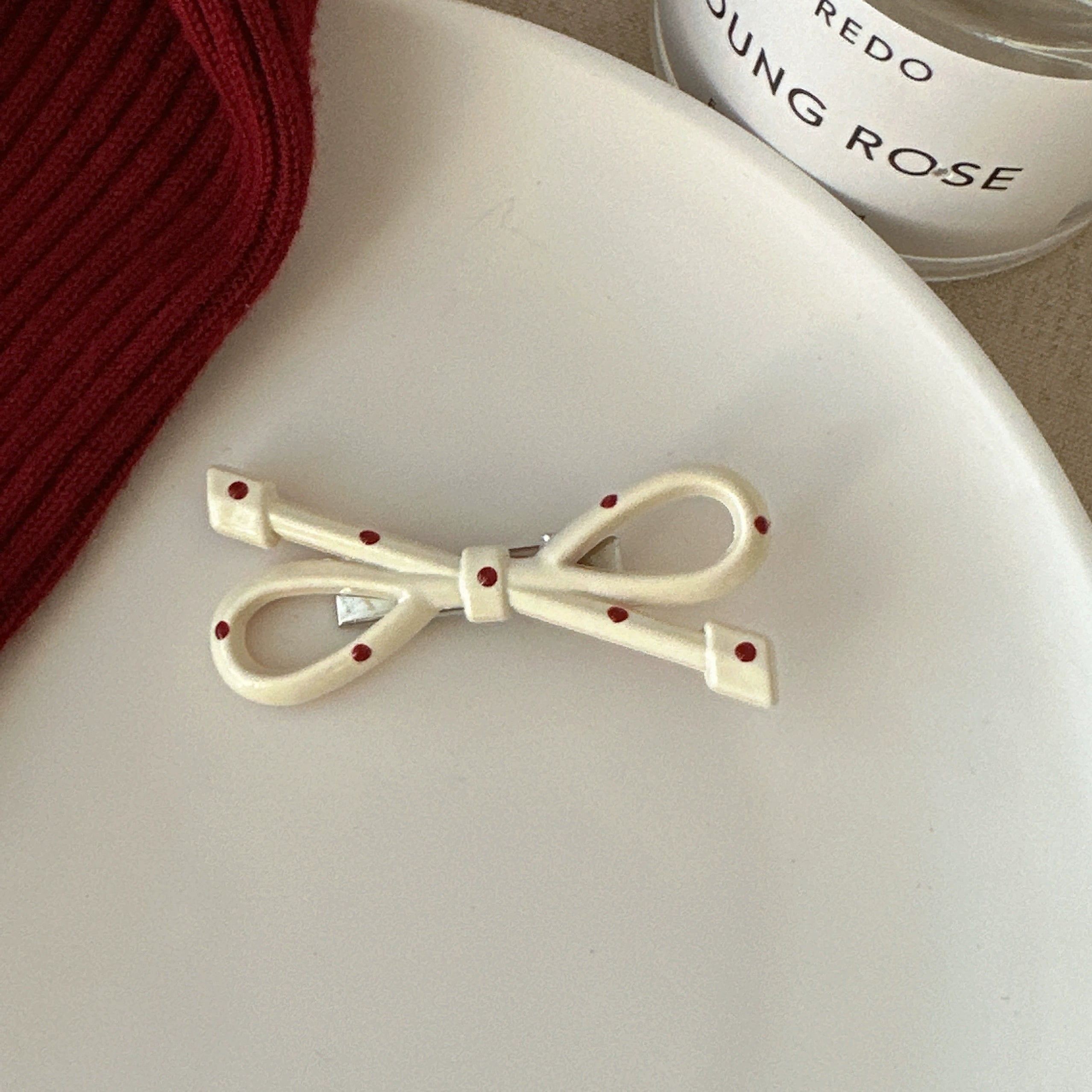 Carsyn Polka Dot Hair Clip - White Figure-8 (Single) [PEY5THEC]