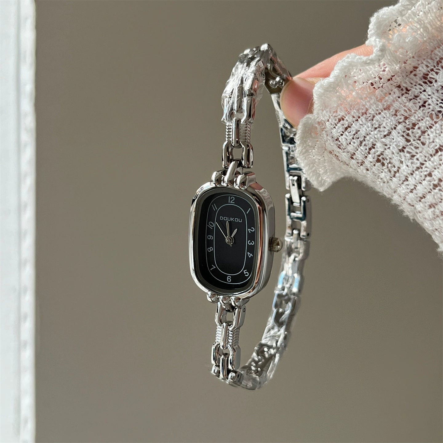 Siobhan Petite Bracelet Watch - Silver Band Black Face [ED55IYPO]