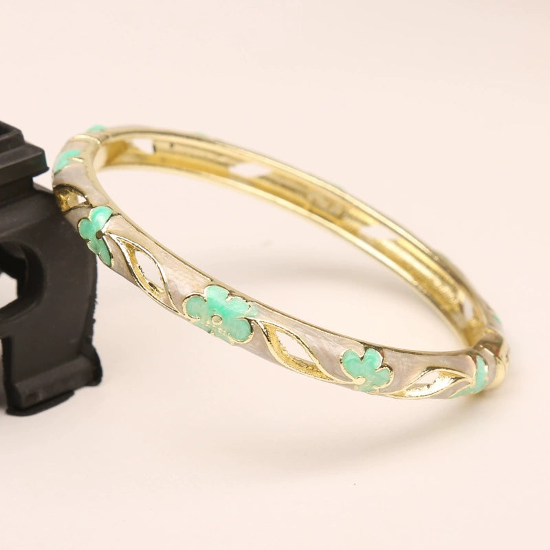 Weslynn Cloisonné Floral Bracelet - Gray Base Blue Flower [PKOL6GX0]