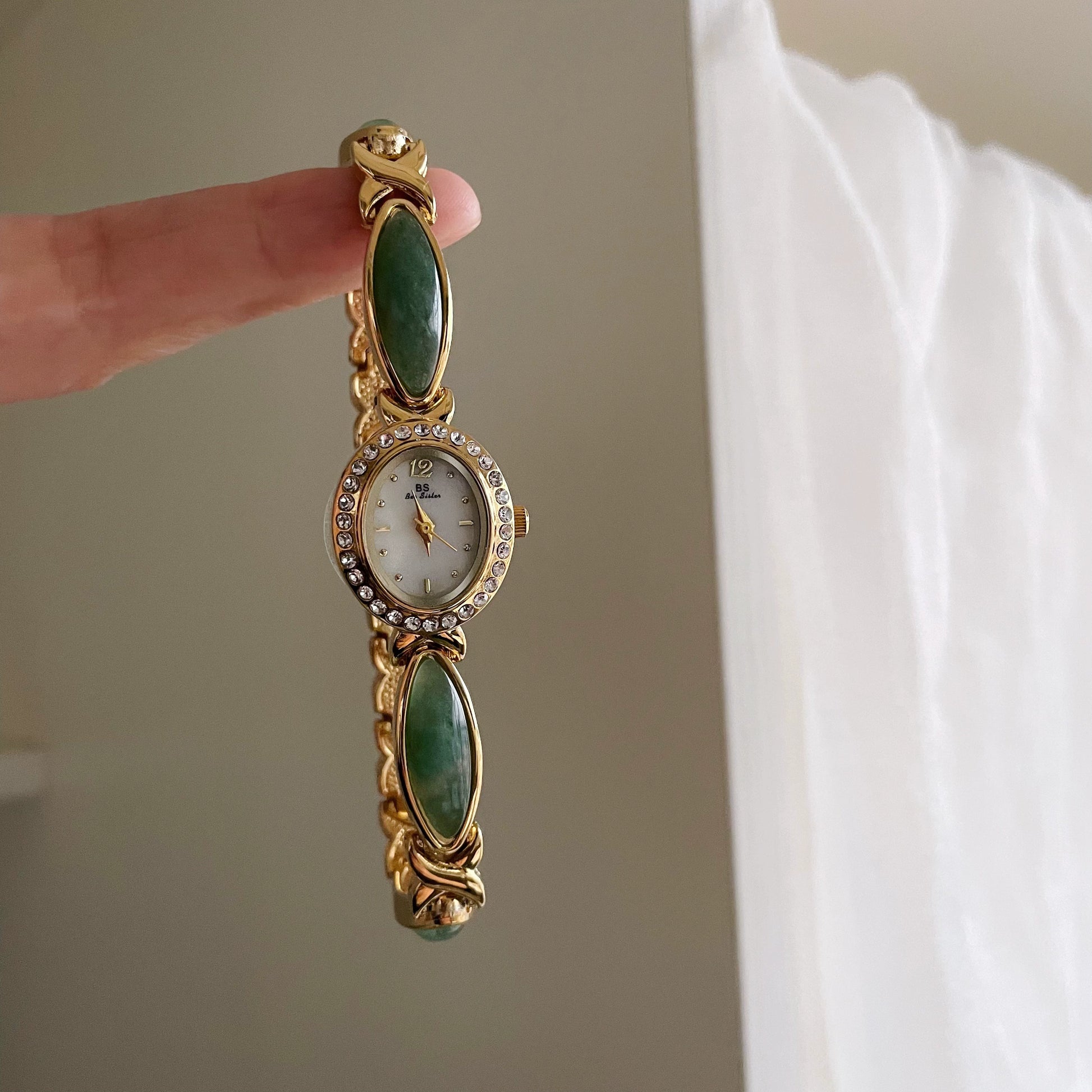 Ainslie Refined Bracelet Watch - Gold White-Face [I1K1IIRL]