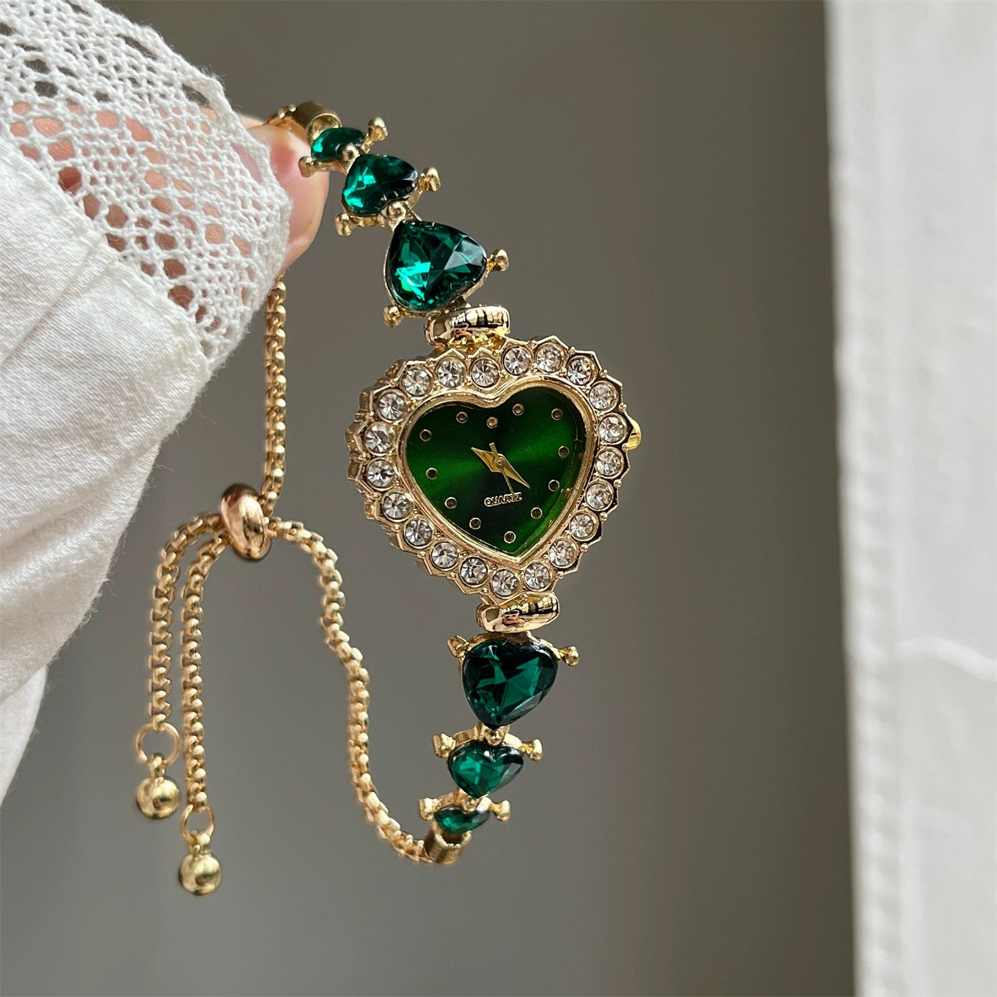 Lariah Dainty Crystal Watch - Green [2UWX9AKN]