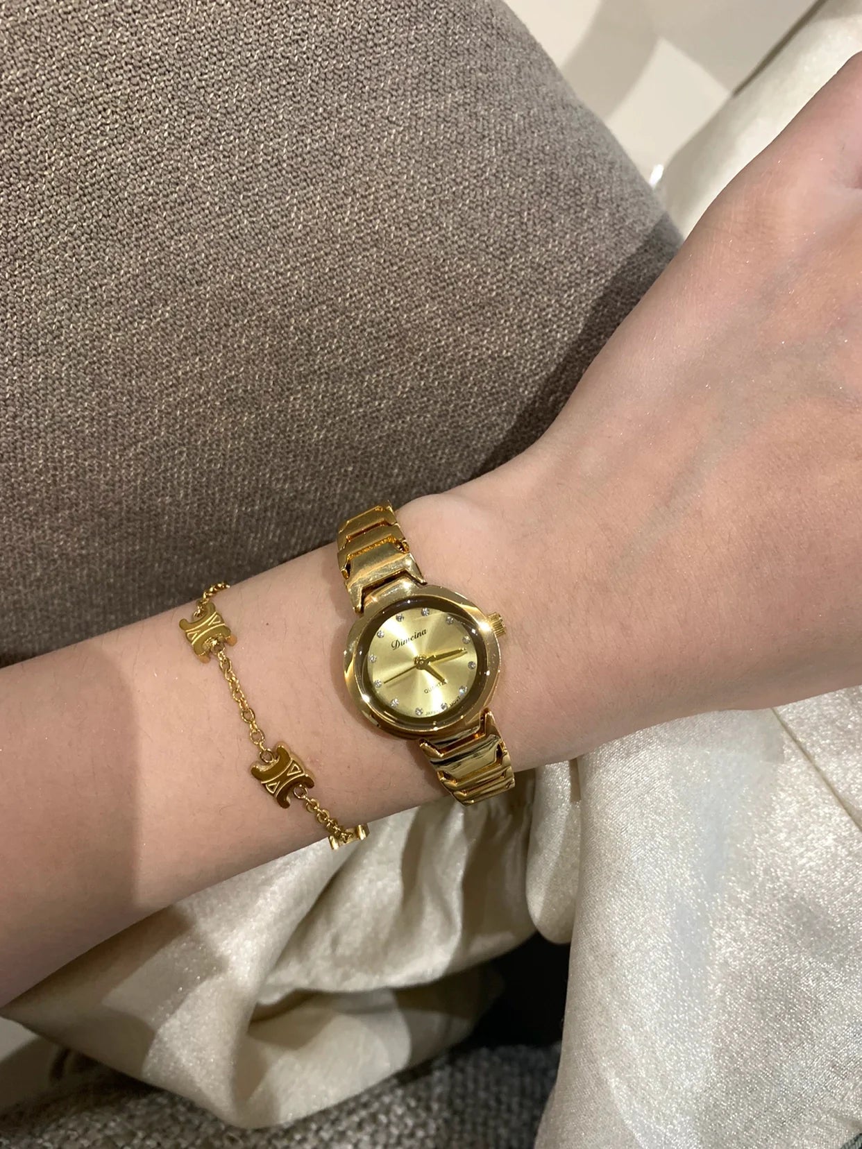 Haizlee Dainty Gold Sparkle Watch - Lady-like Gold