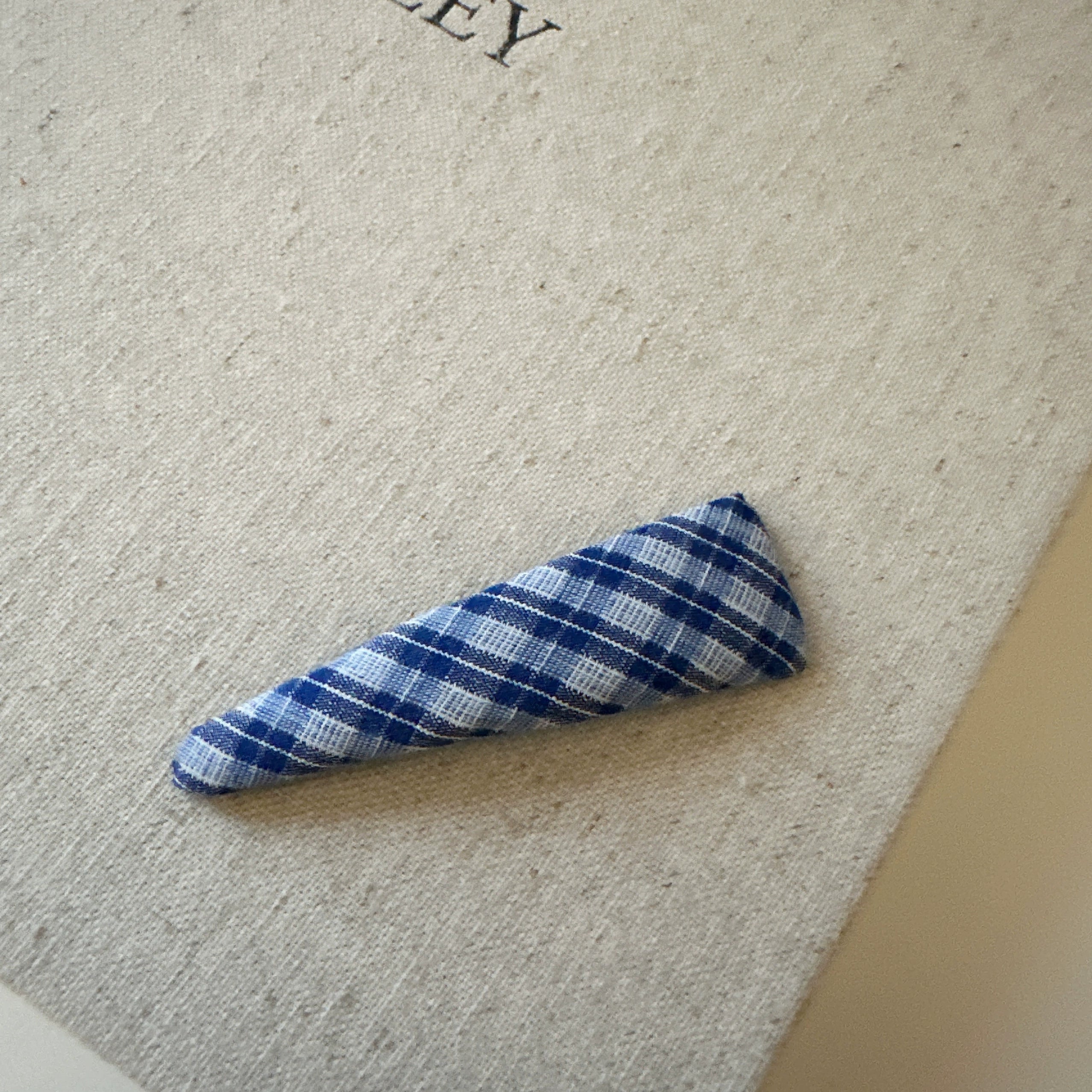 Annah Plaid Fabric Hair Clip - Plaid Triangle (Single) [209ZRIU8]