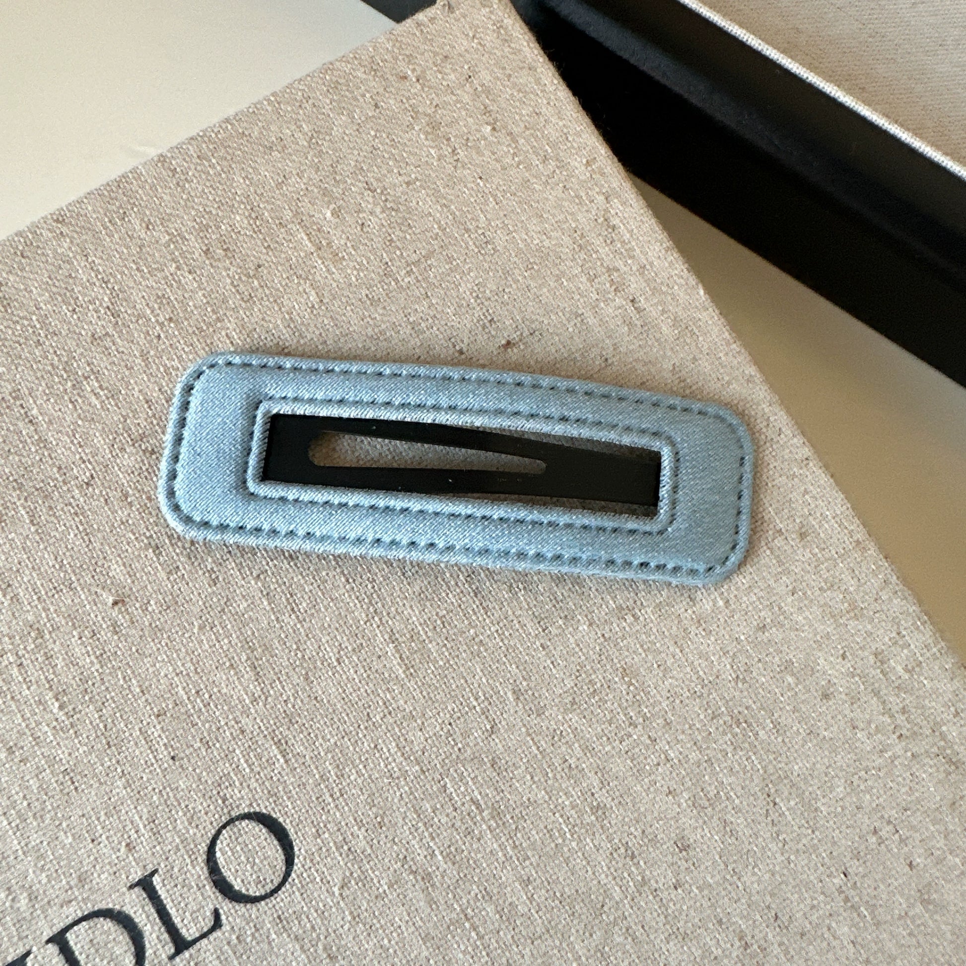 Ruqayyah Denim Shaped Hair Clips - Light Wash Square (Single) [YG22EQBH]