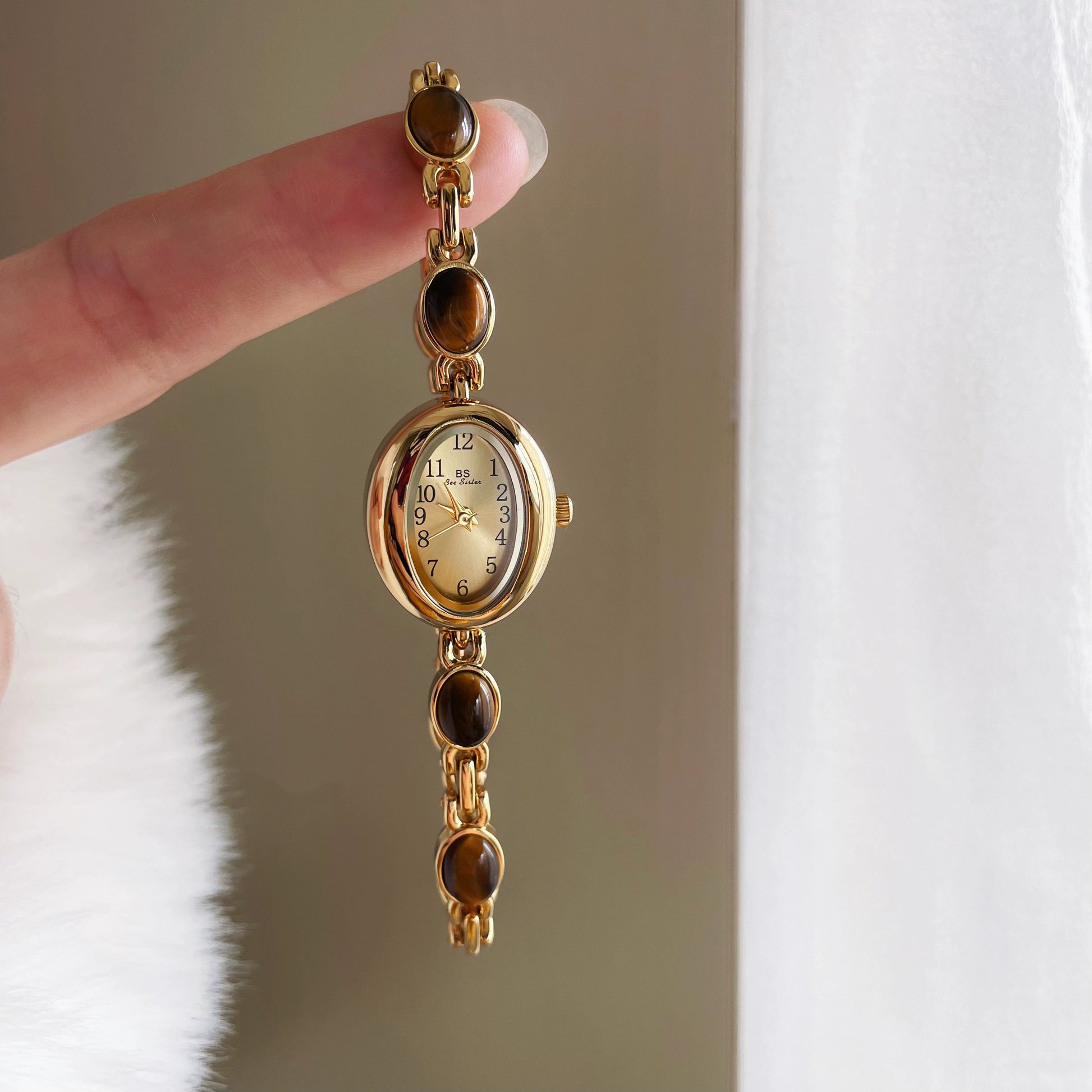 Allie Vintage Oval Watch - Amber [16GUE451]