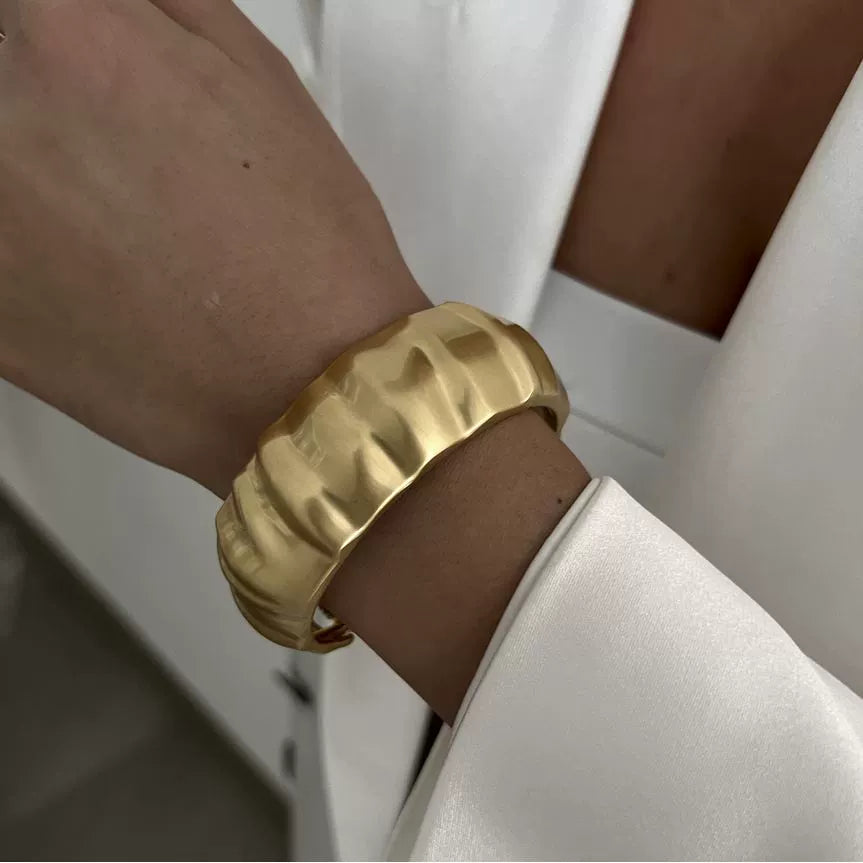 Lyana Asymmetric Water Drop Cuff - Style 01 - Matte Gold [77PME59M]