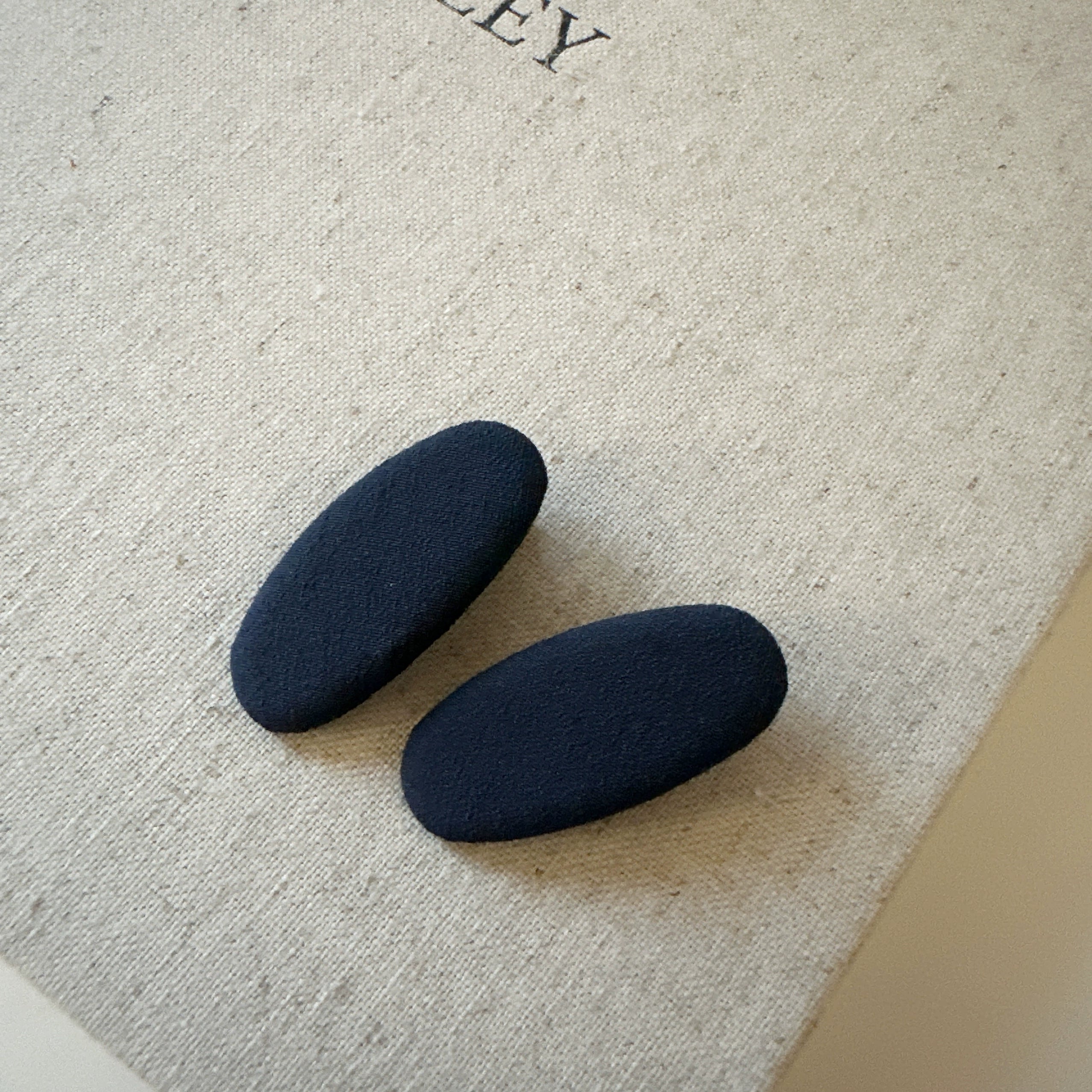 Annah Plaid Fabric Hair Clip - Solid Blue Oval (Pair) [NLJ552XA]
