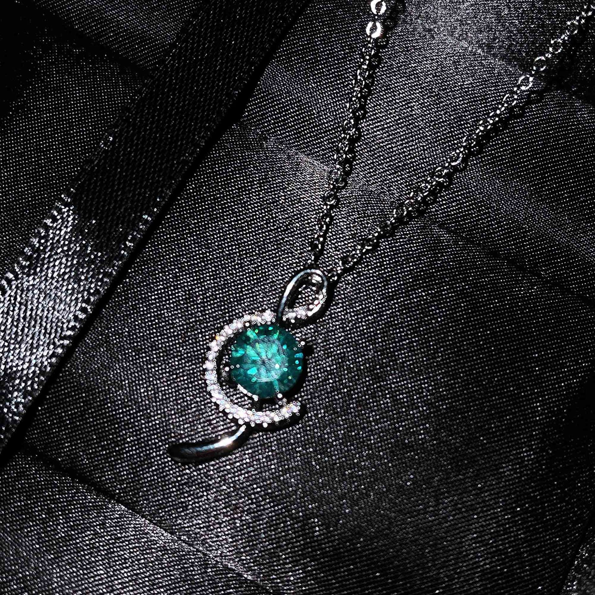 Gertrude Simulated Diamond Heart Necklace - Option 13: 2 Carat Pendant (Chain Not Included) [JCW8AU7J]