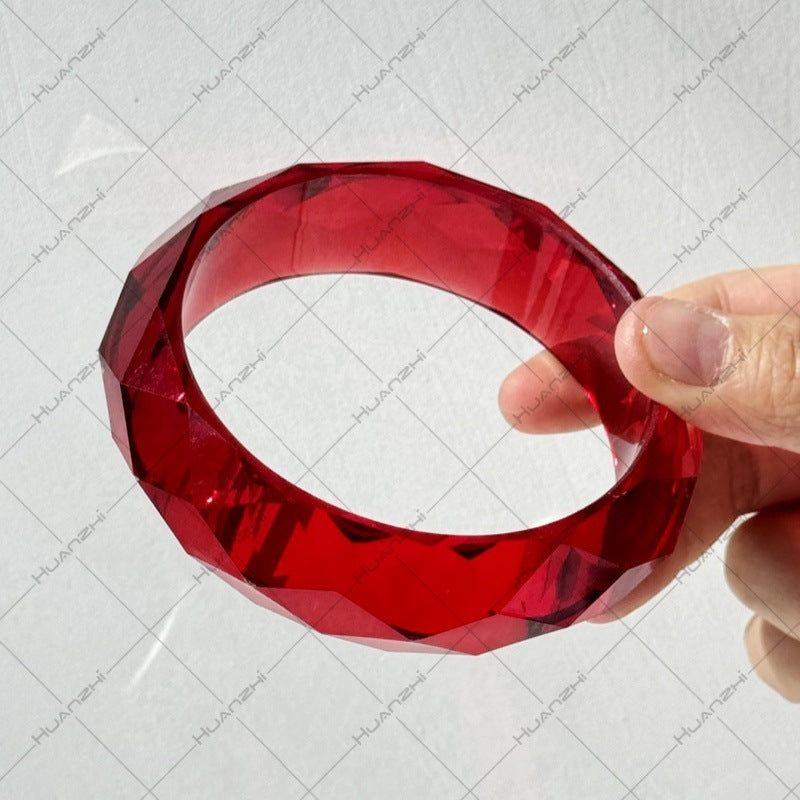 Aiza Exaggerated Facet Bangle - F [CRFBONPN]