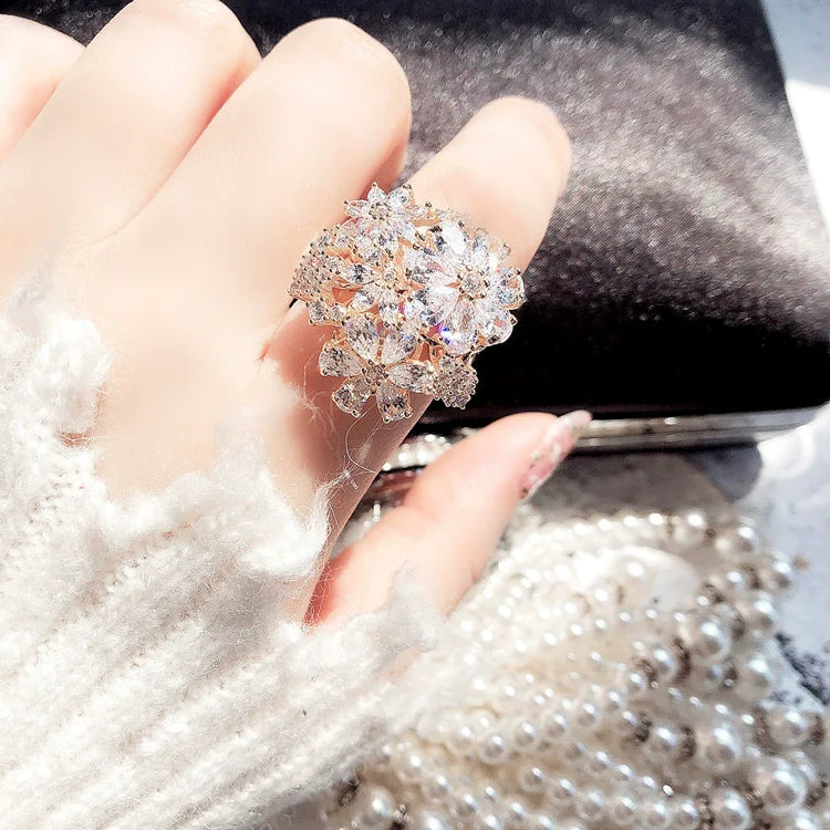 Hinda Sparkle Bloom Ring - Zircon Flower Ring Gold