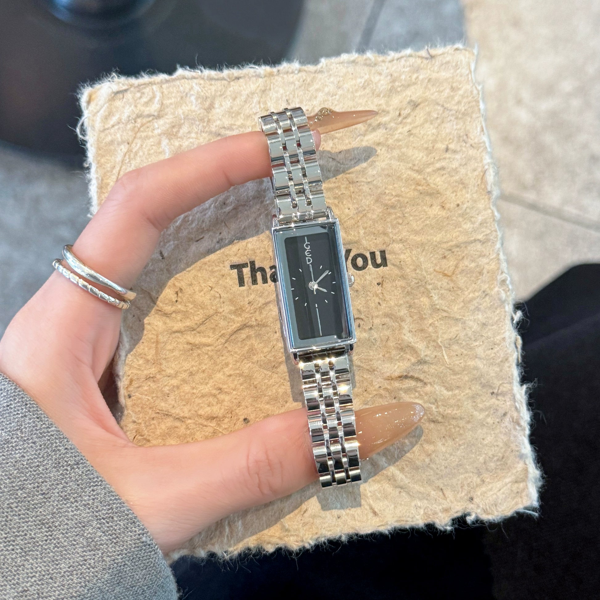 Polly Goldie Elegant Rectangular Watch - Elegant Silver Black [NZNYC3FG]