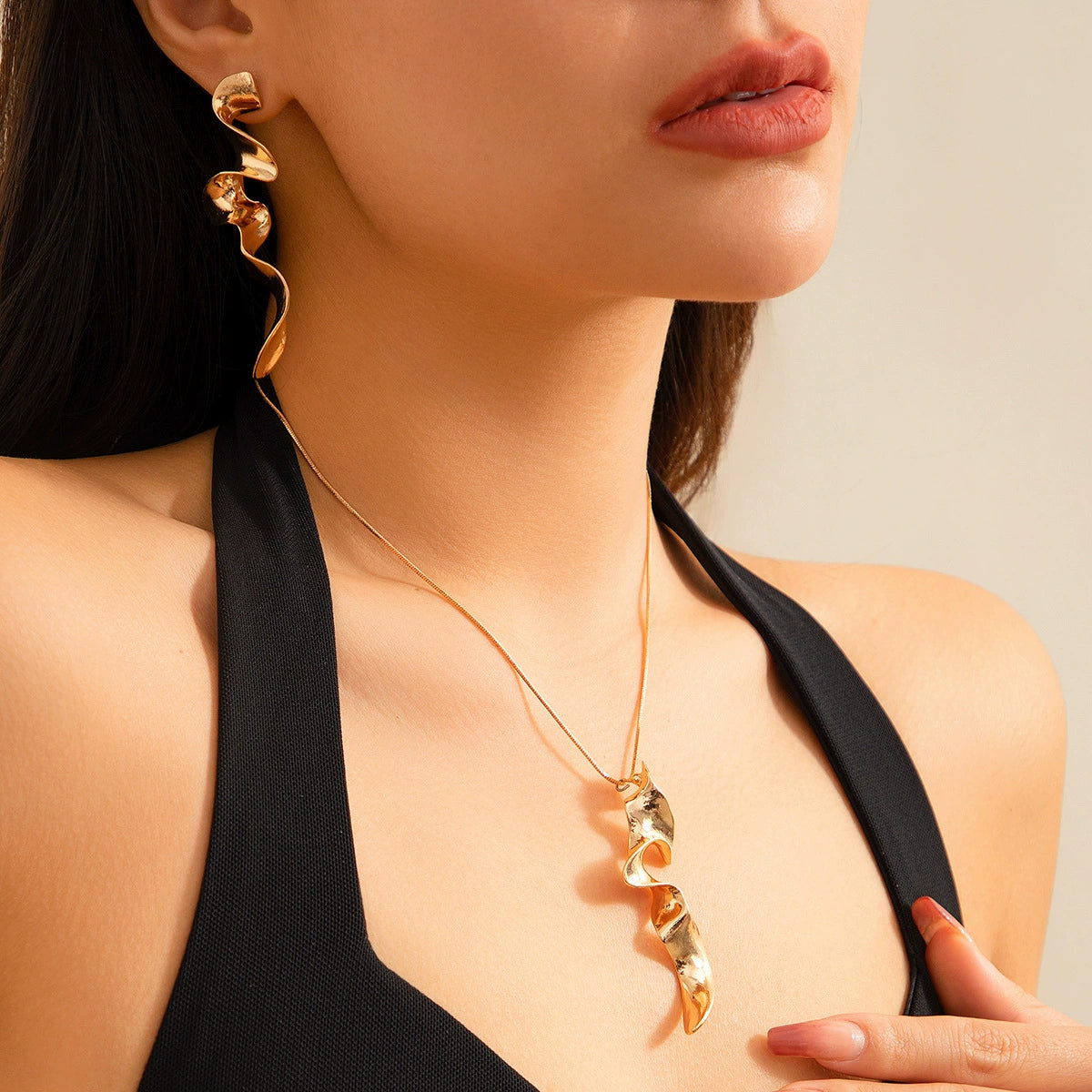 Laurel Twisted Liquid Necklace - Gold Set [9ZOPNJB7]