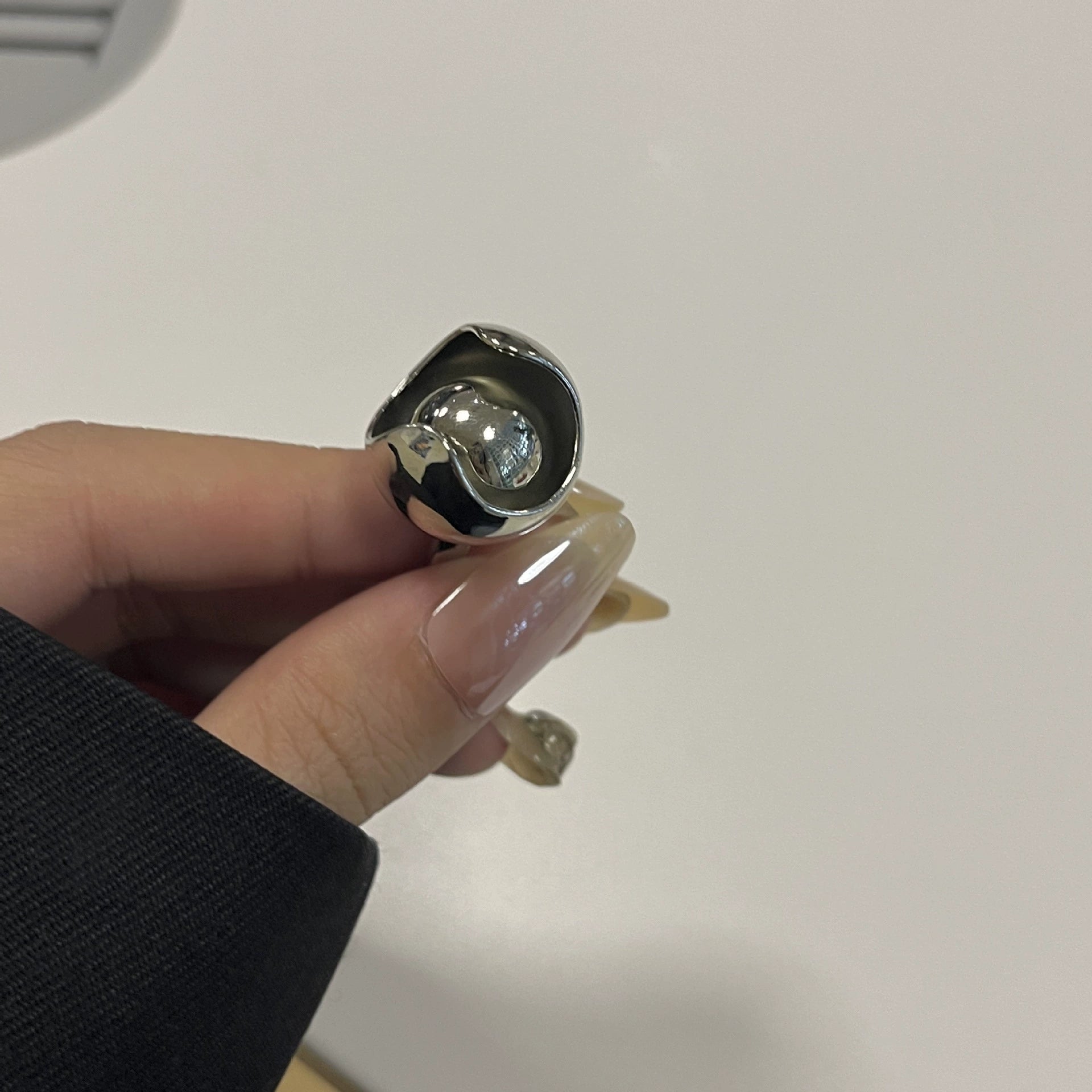 Julieann Metal Orb Ring - Movable Metal Orb Ring [ZEBB039W]