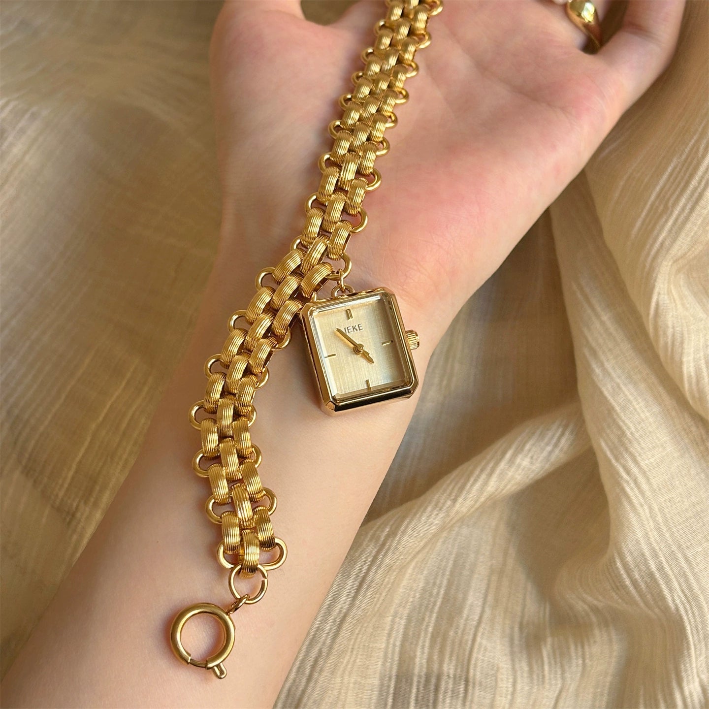 Arantxa Dainty Square Bracelet Watch - Gold Band Gold Face [2B1K5V2Z]