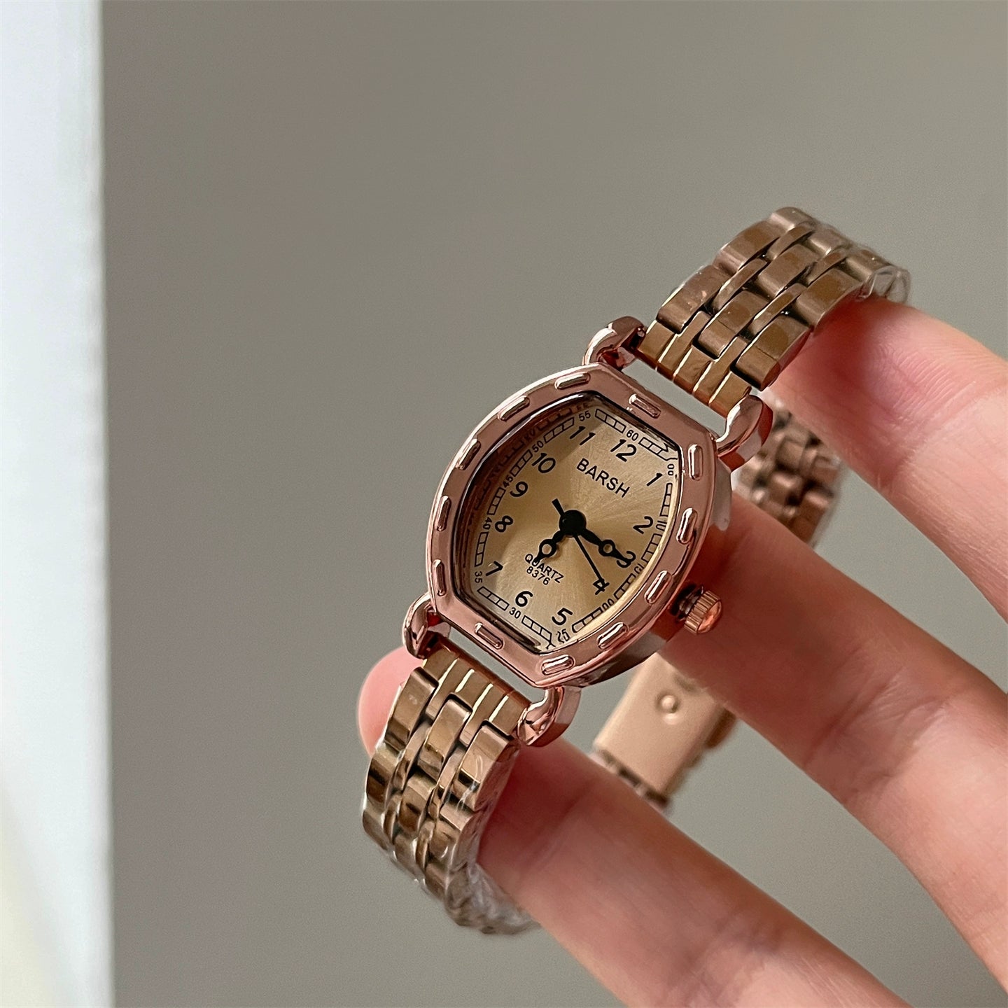 Aaryn Delicate Barrel Watch - Rose Gold Band Apricot Dial (Numeric) [WTVY7ZBP]
