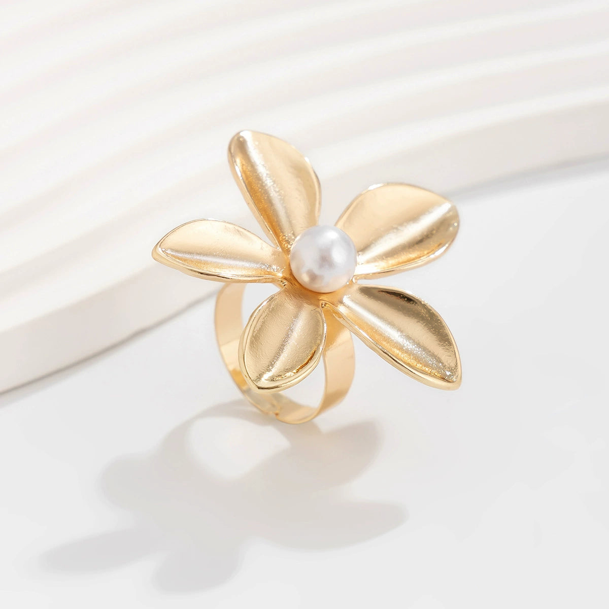 Myiah Asymmetrical Pearl Open Ring - Style 04 Light Gold [5O8SKPB8]