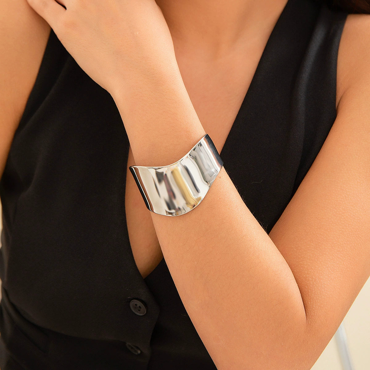 Amberly Asymmetrical Metal Cuff - Silver Style 02 (Variant B) [4OORXTBH]