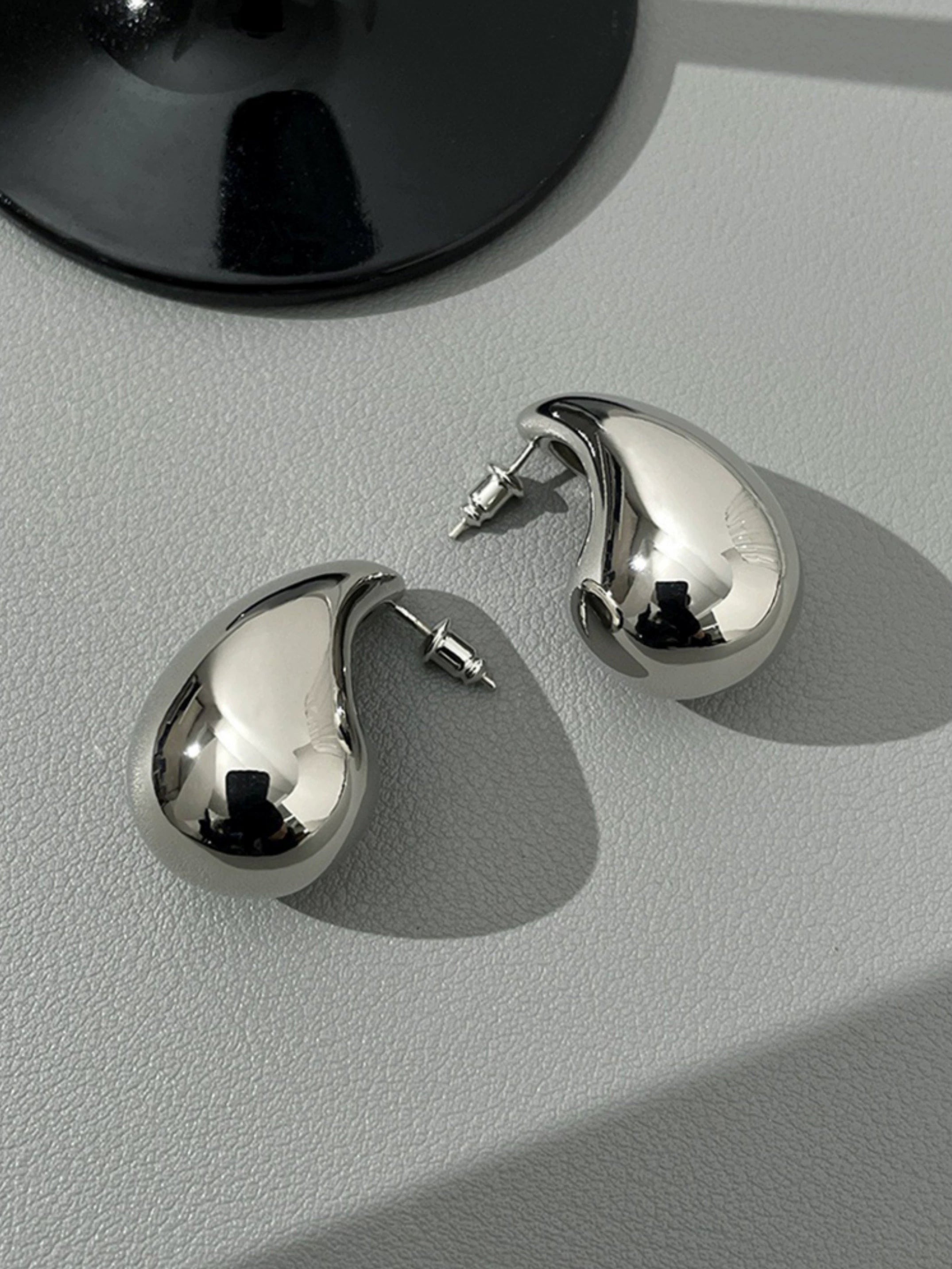Annaleigh Polished Waterdrop Earrings - Silver Pair [12MLMLDW]