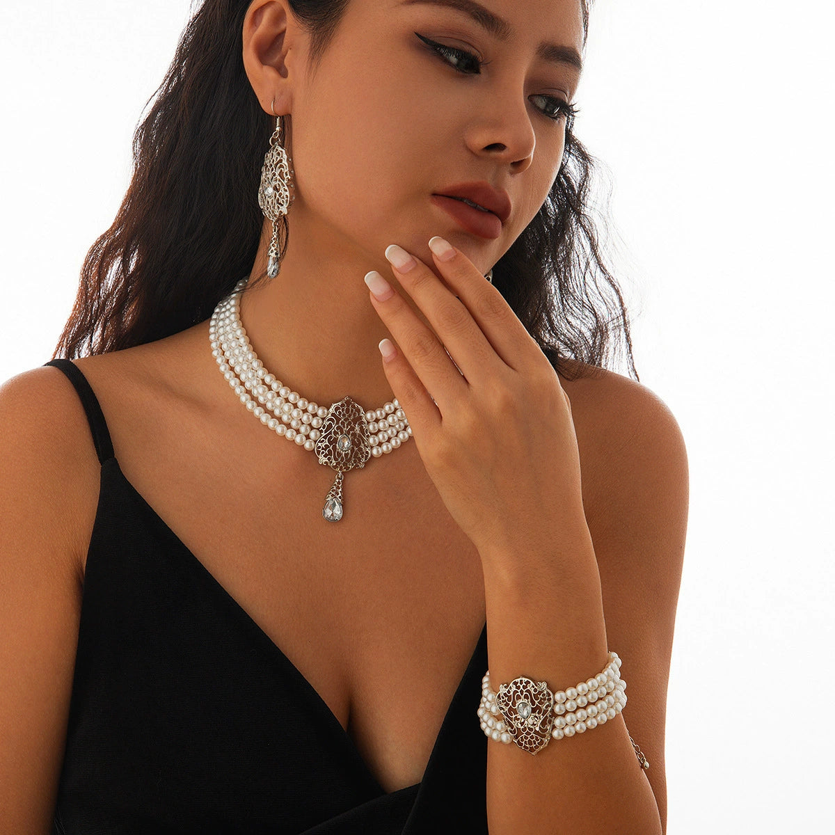 Lou Pearl Floral Collar Necklace - Silver-tone & Clear (Style A) [DIYTXCMX]
