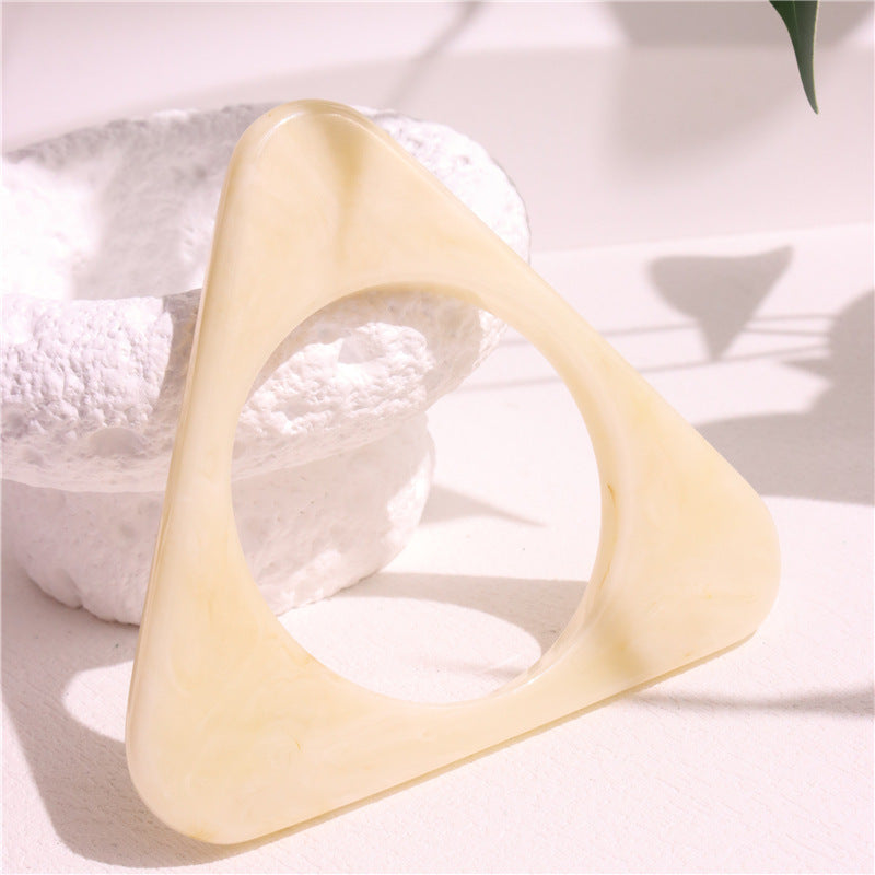 Sloane Resin Triangle Bracelet - White [VHXM2S4F]