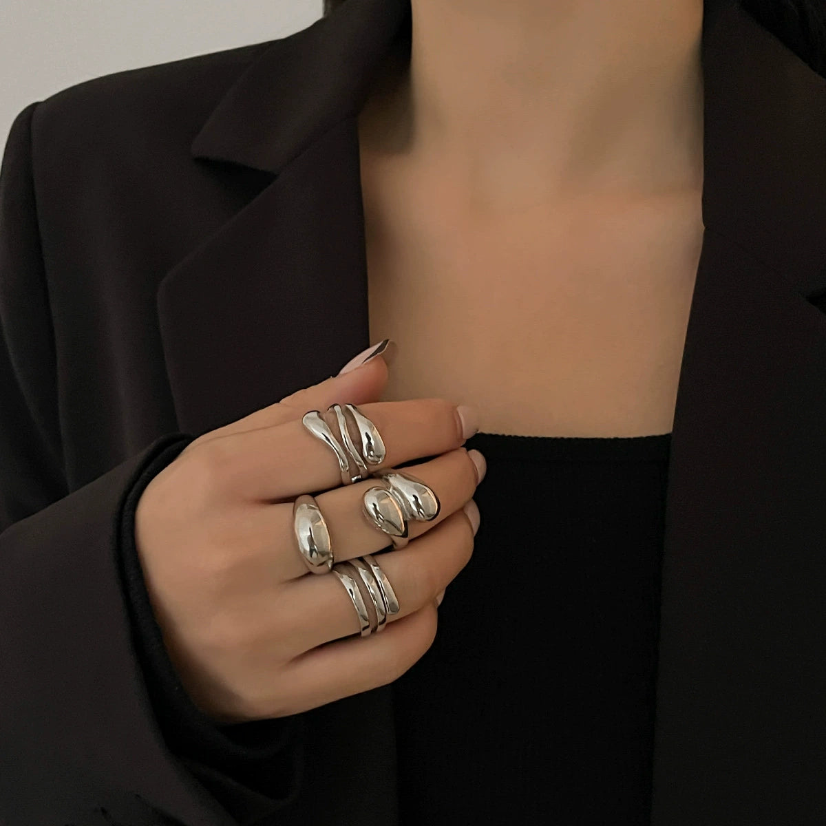 Nya Glossy Wave Jewelry - Silver-Tone Wave Ring [2E334I3Q]