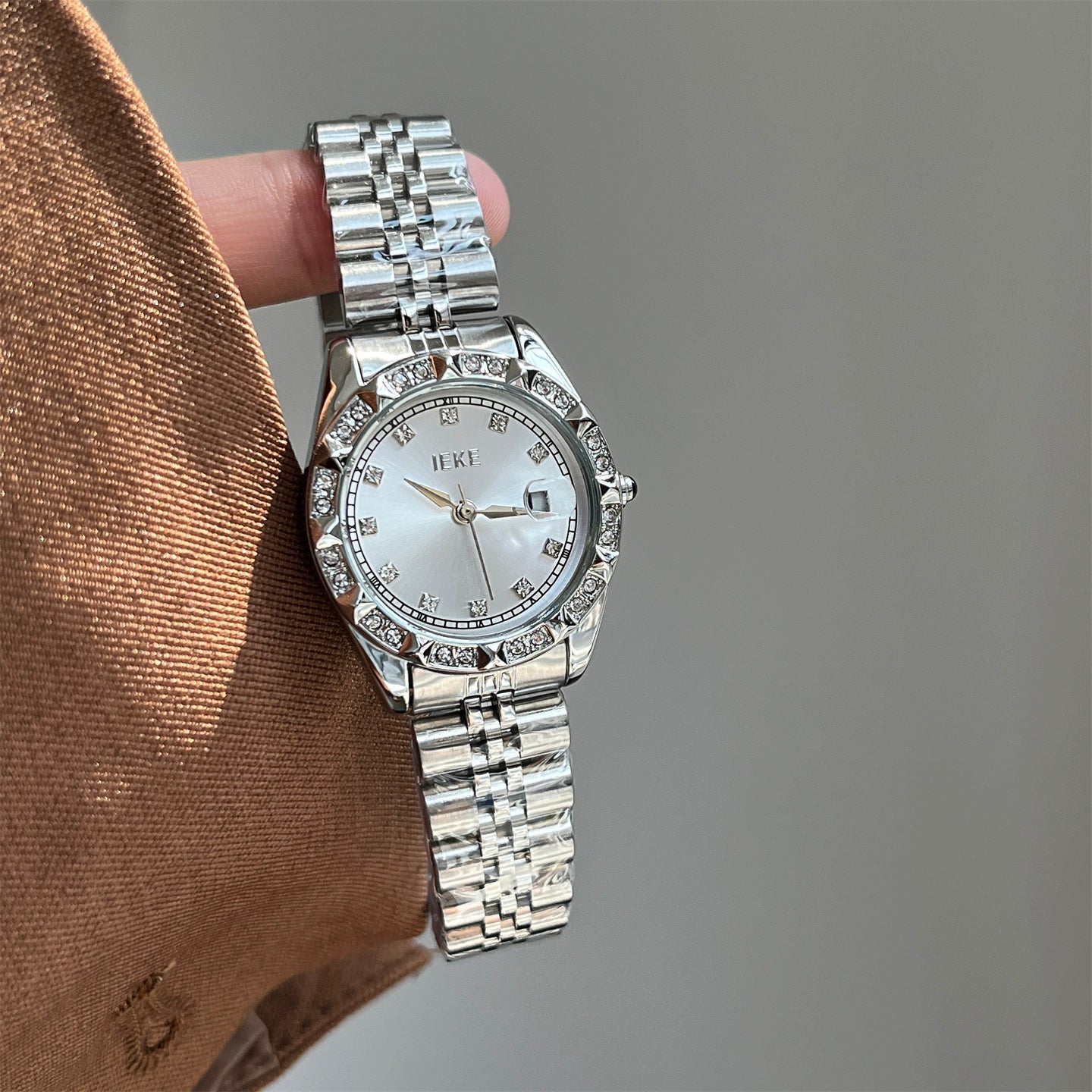 Izzabella Sparkle Dial Watch - Silver Band White Dial [LOOVON32]