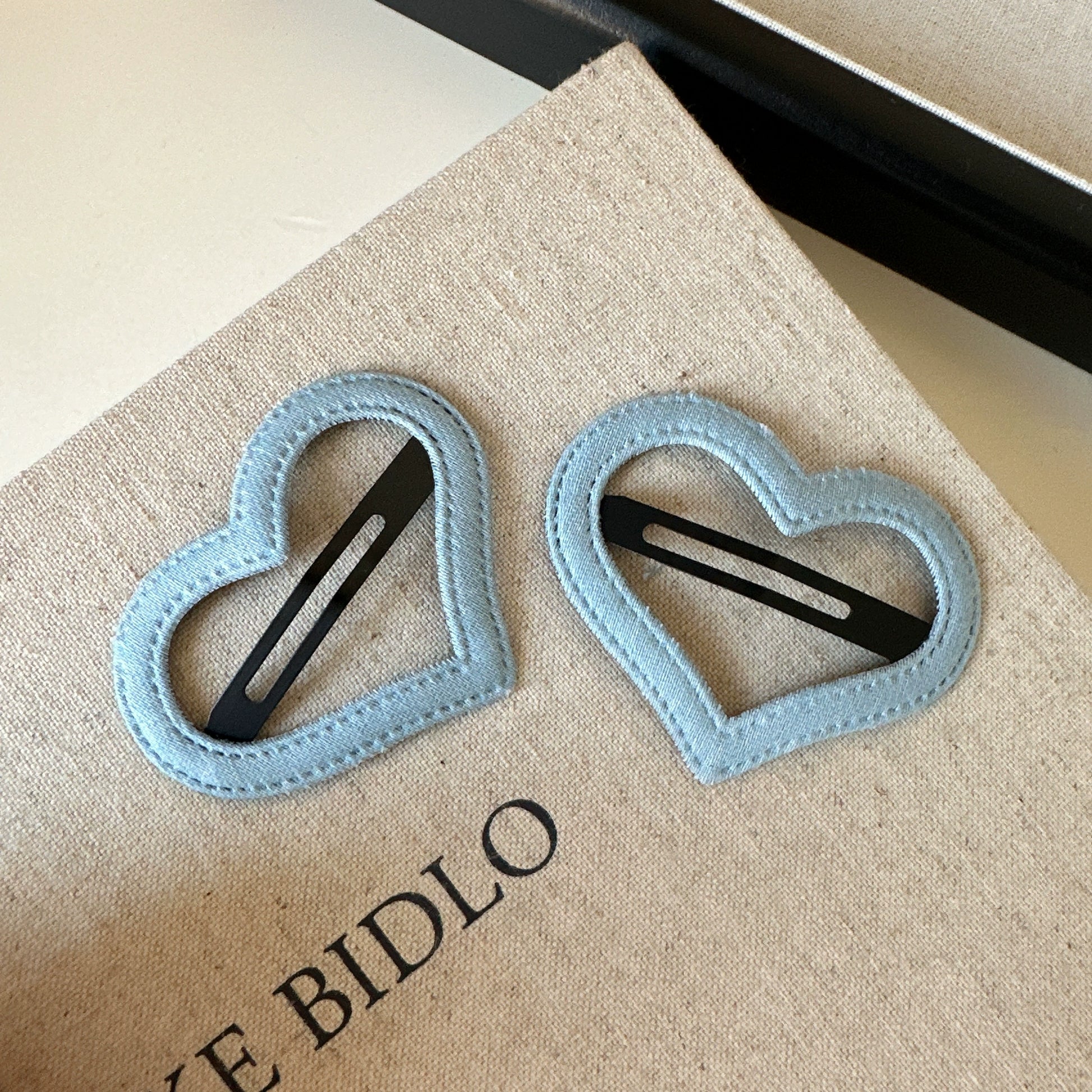 Ruqayyah Denim Shaped Hair Clips - Light Wash Heart (Pair) [TYQ7H3JH]