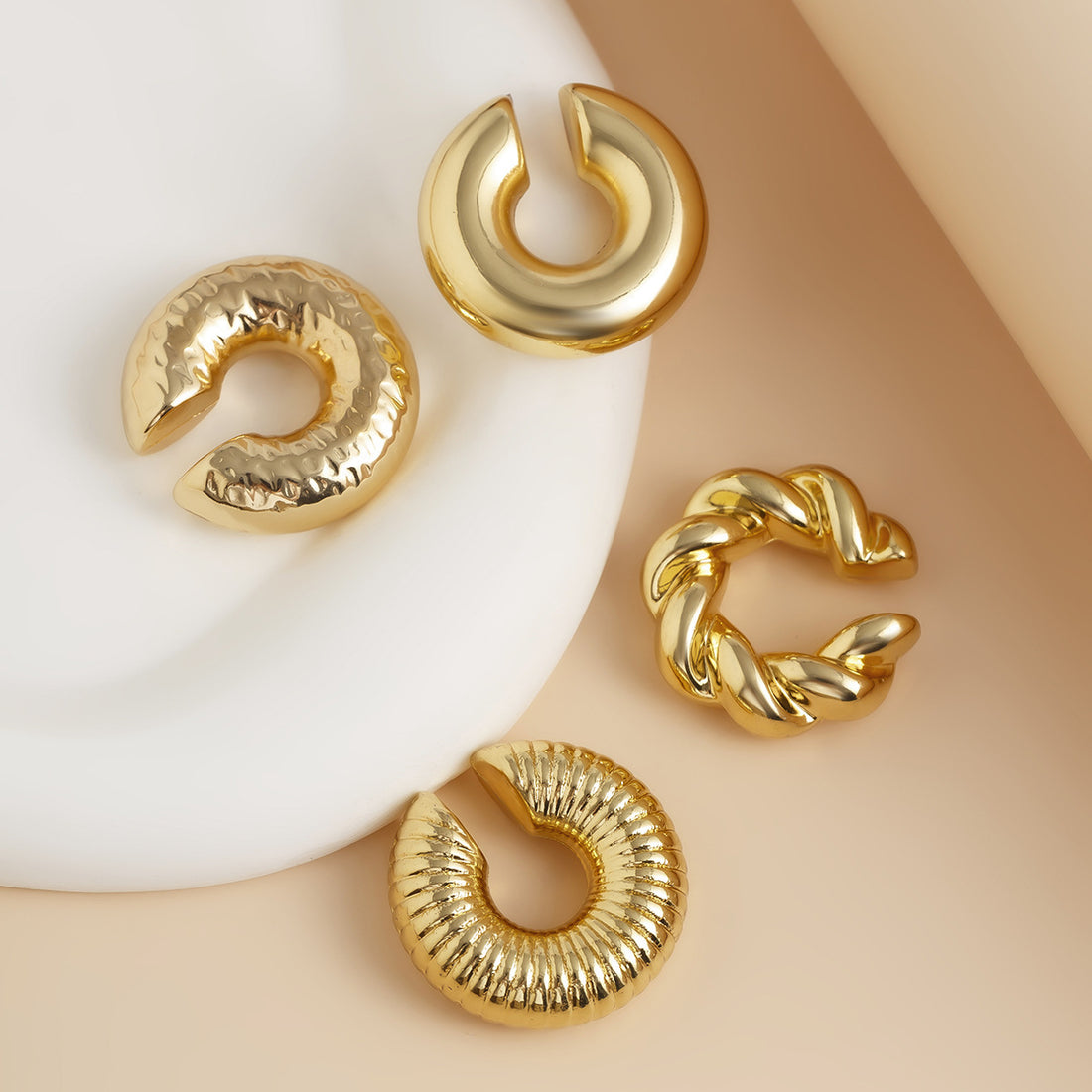 Chrissy Waterdrop Ear Clip Set - Gold [C7QQBBMM]