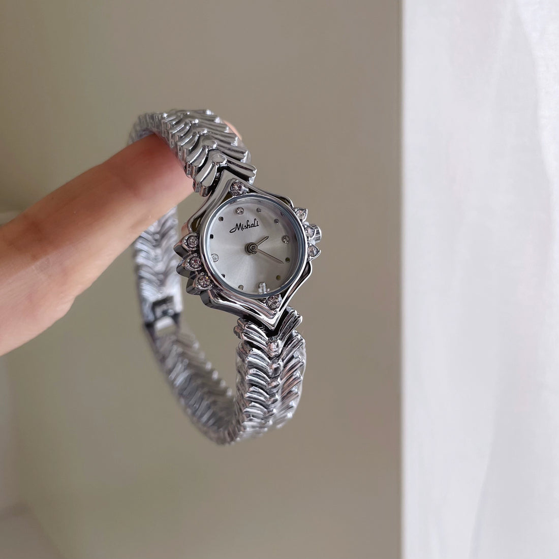 Jocelyn Fishtail Bracelet Watch - Silver [PG2YF771]