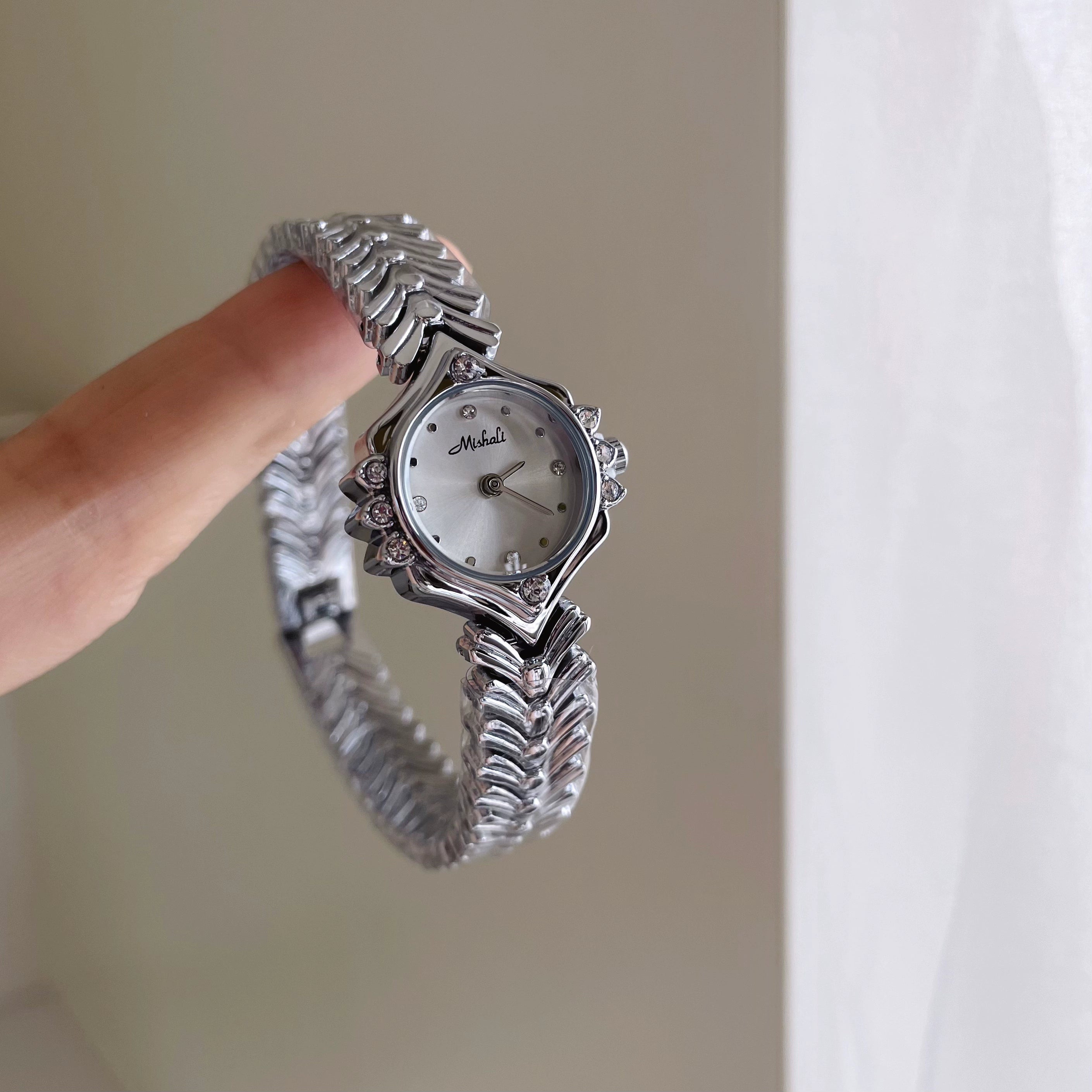 Jocelyn Fishtail Bracelet Watch - Silver [PG2YF771]