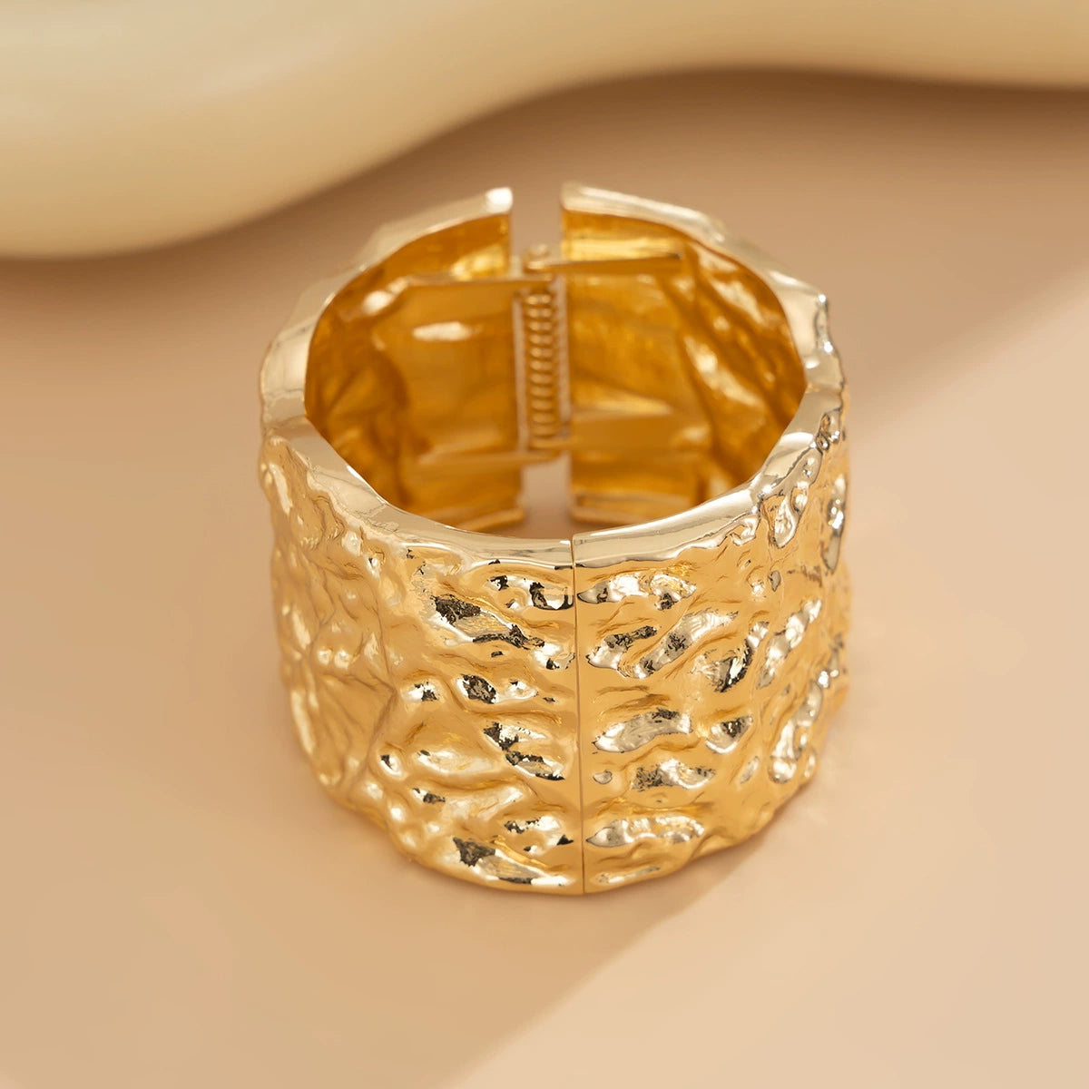 Janney Liquid Metal Cuff Bracelet - 02 Gold [8WH80XT5]