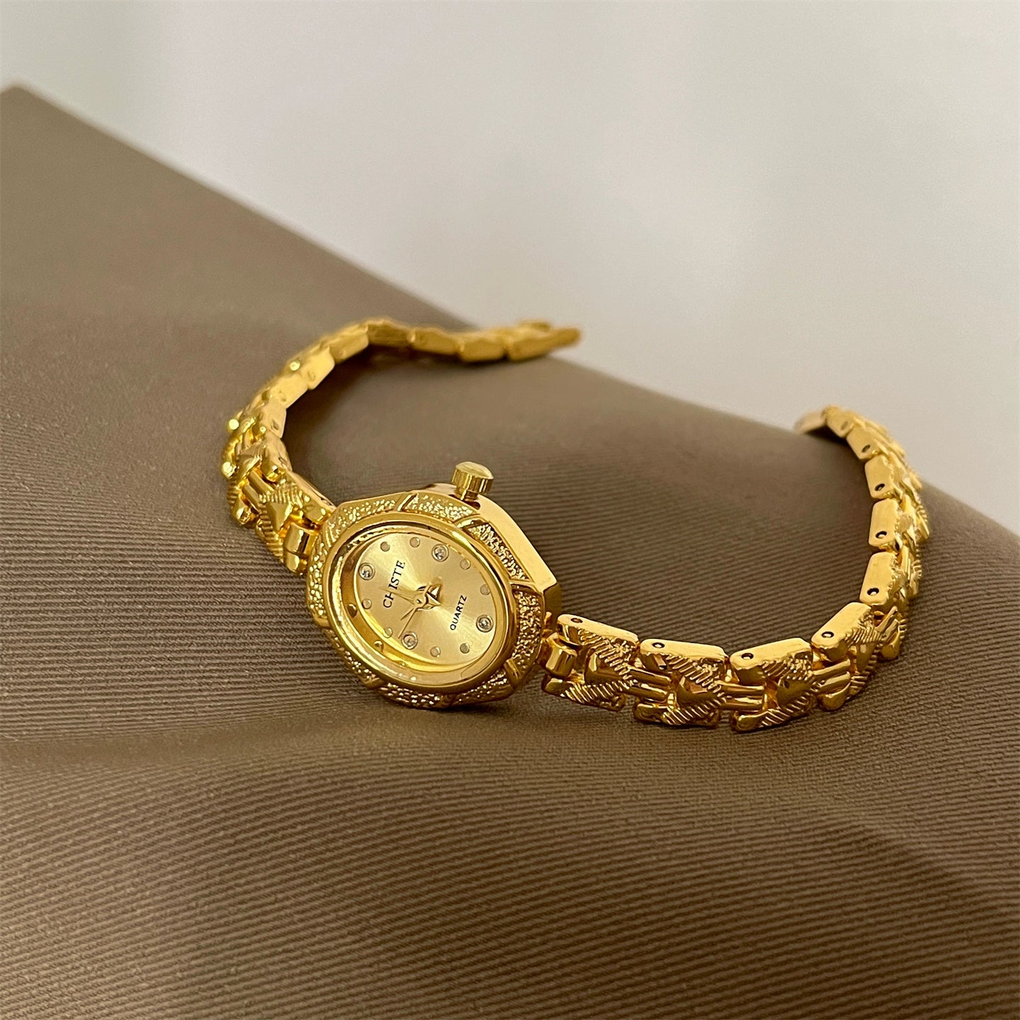 Mckenna Vintage Charm Watch - Gold with Gold Dial (I-Chain) [8CGZOO19]
