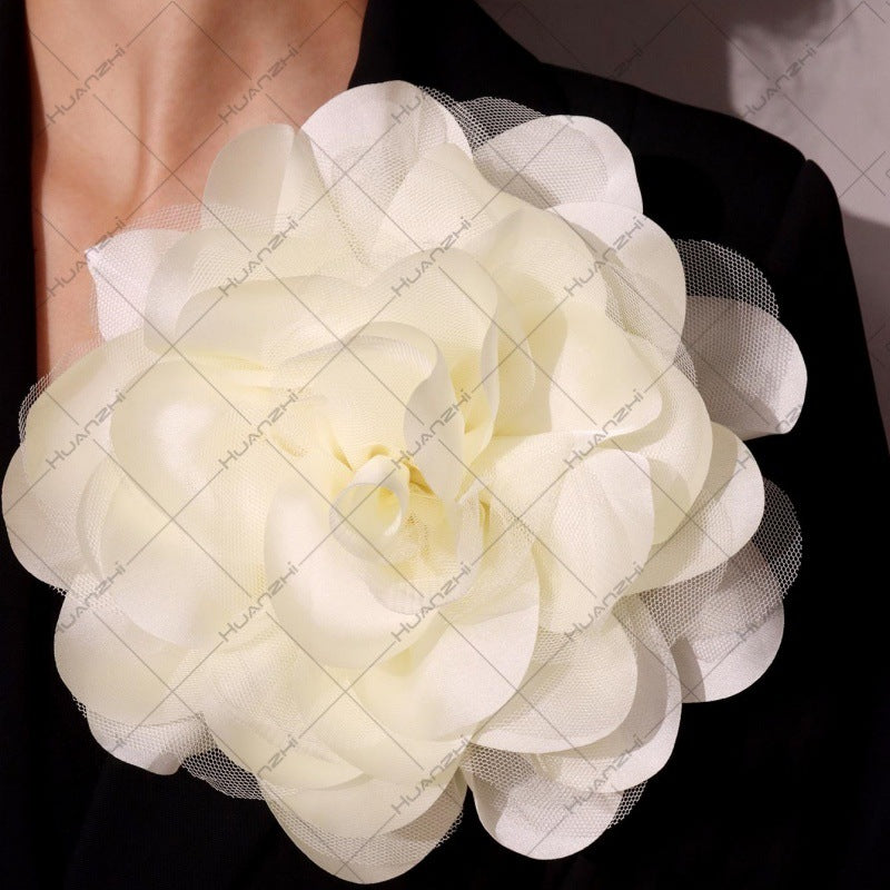 Kameron Oversized Flower Brooch - Color Option E [4ICT0LYR]