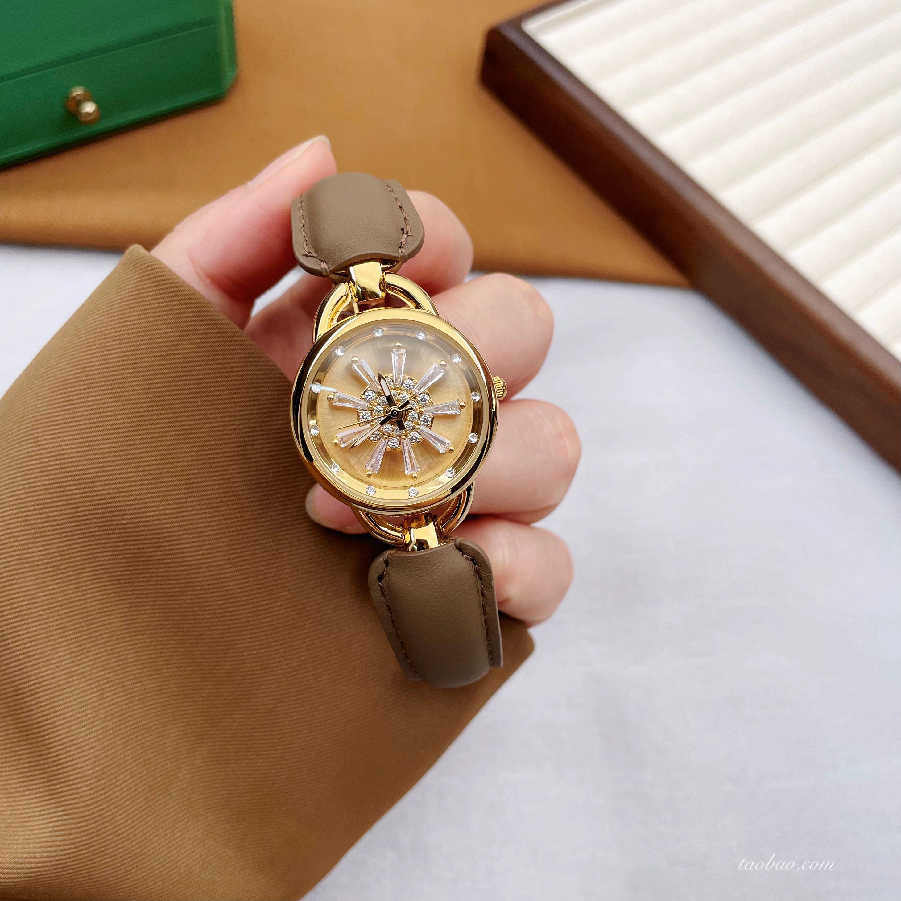 Inaya Rotating Snowflake Watch - Gold case grey band