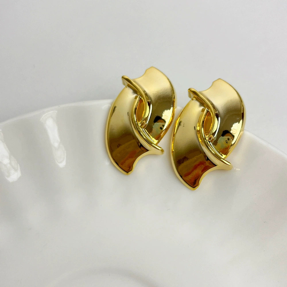 Takiyah Sculptural Drop Earrings - Gold Earrings [DTZ1NRVK]