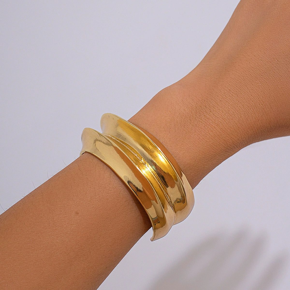Cataleya Sculptural Statement Bracelet - Cuff Bracelet - Gold [74XBYQ3C]