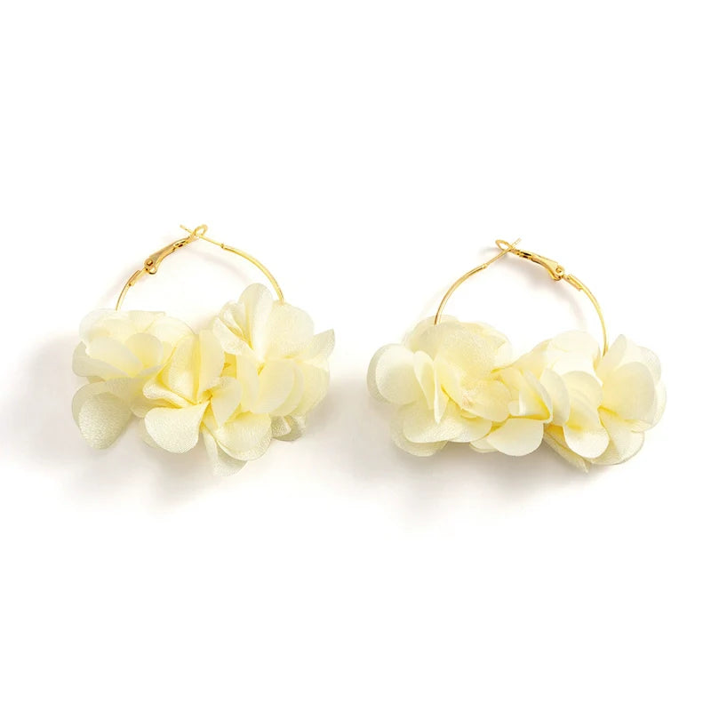 Neyla Delicate Floral Earrings - Off-white