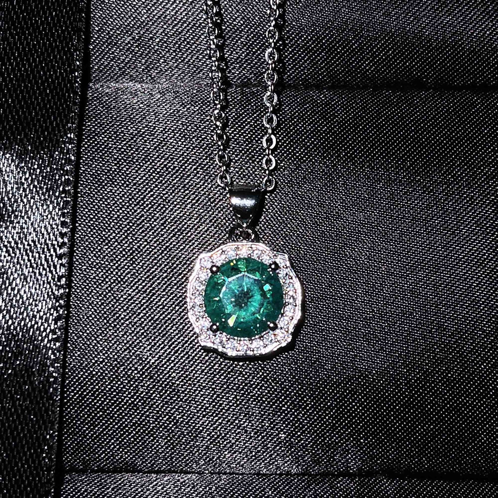 Gertrude Simulated Diamond Heart Necklace - Option 25: 3 Carat Pendant (Chain Not Included) [HW1NEAGX]